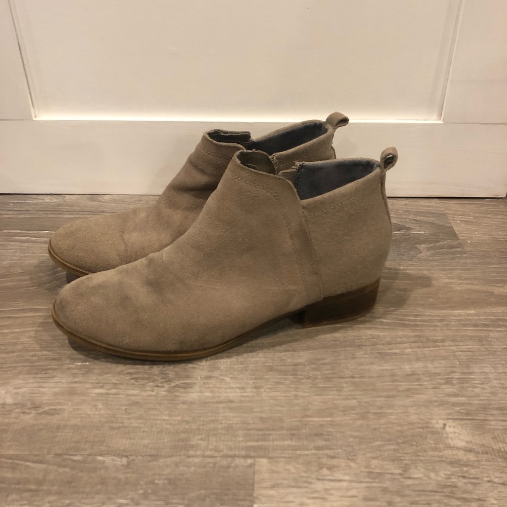 Tom’s brand gray suede booties.  Size 9.